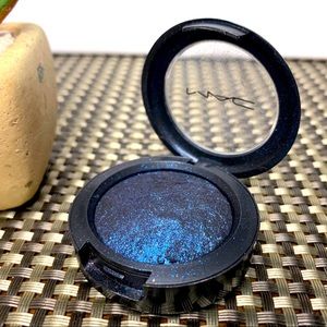 Mac Cosmetics Mineralize Eye Shadow in Blue Flame